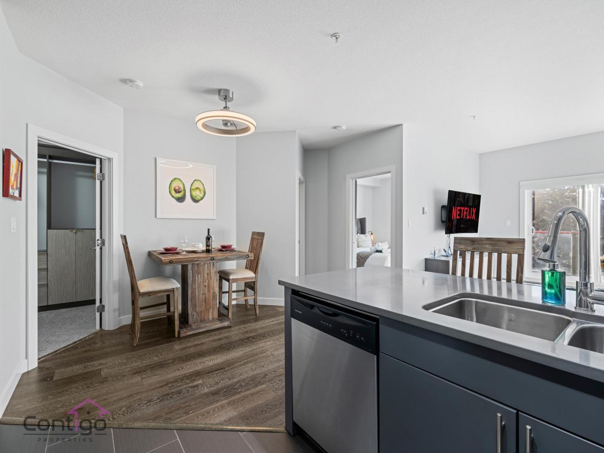 Studio Loft, 2 Bd, Ug Parking, 5 Min To Rogers! Έντμοντον Εξωτερικό φωτογραφία