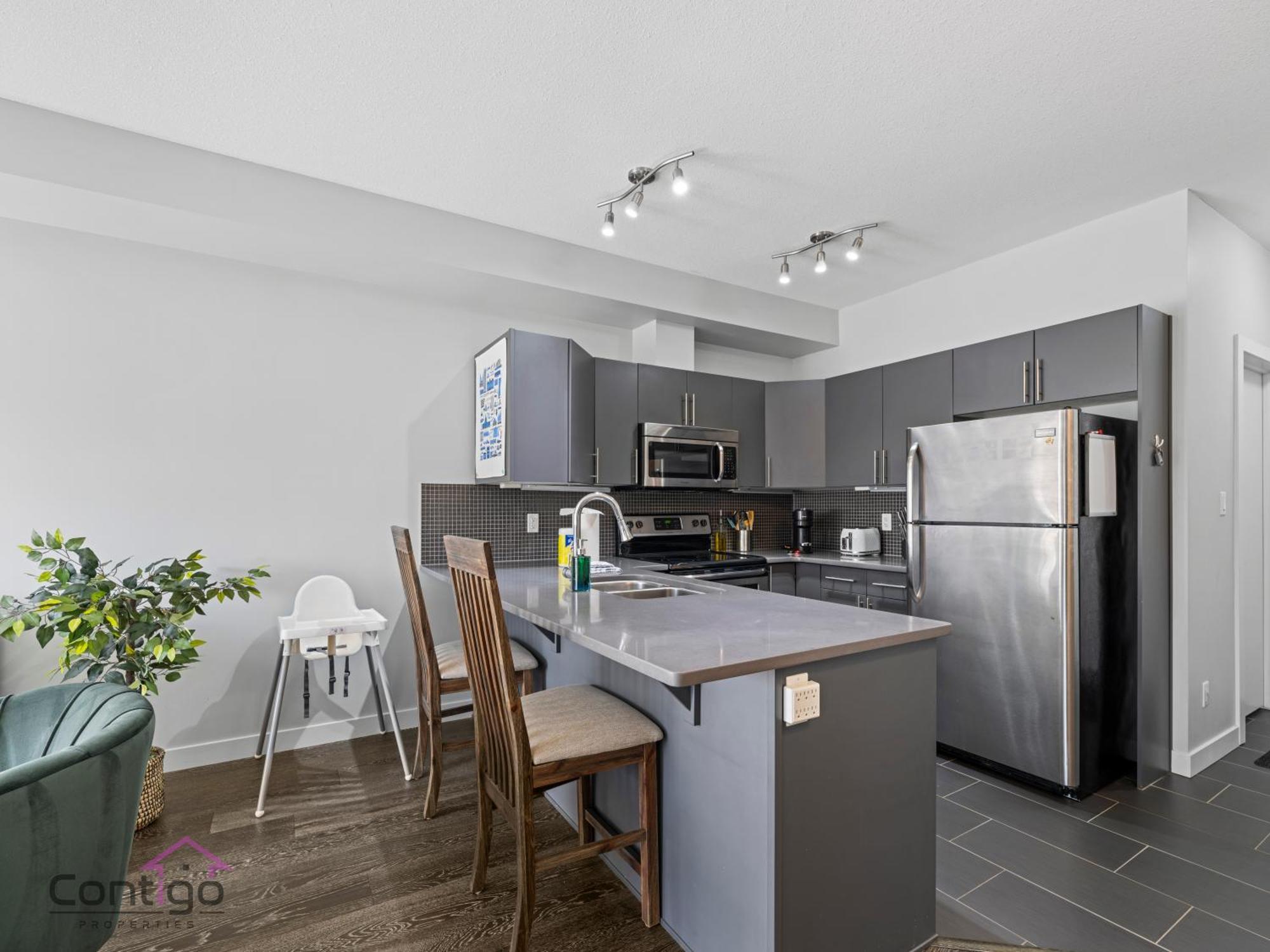 Studio Loft, 2 Bd, Ug Parking, 5 Min To Rogers! Έντμοντον Εξωτερικό φωτογραφία