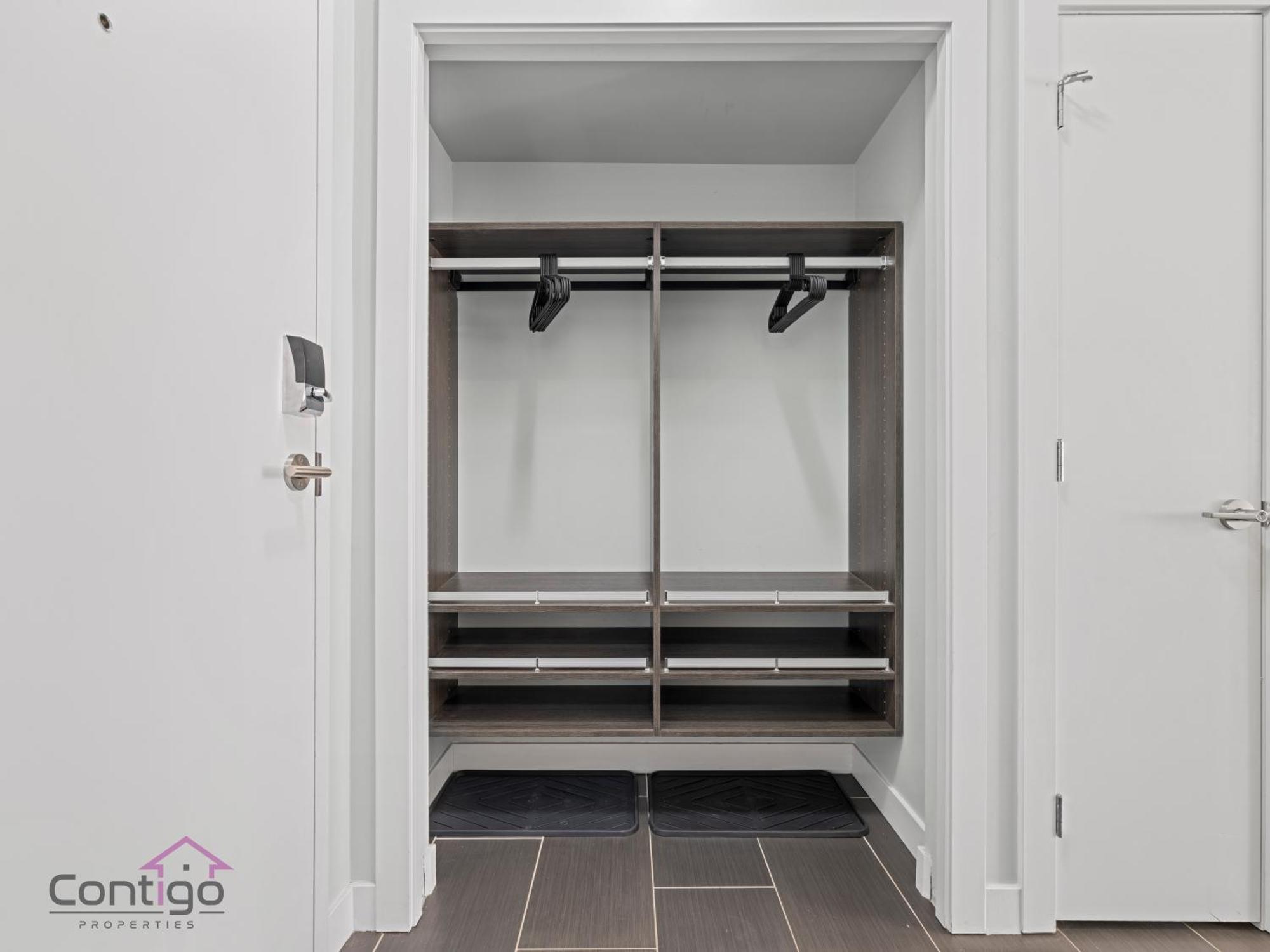 Studio Loft, 2 Bd, Ug Parking, 5 Min To Rogers! Έντμοντον Εξωτερικό φωτογραφία